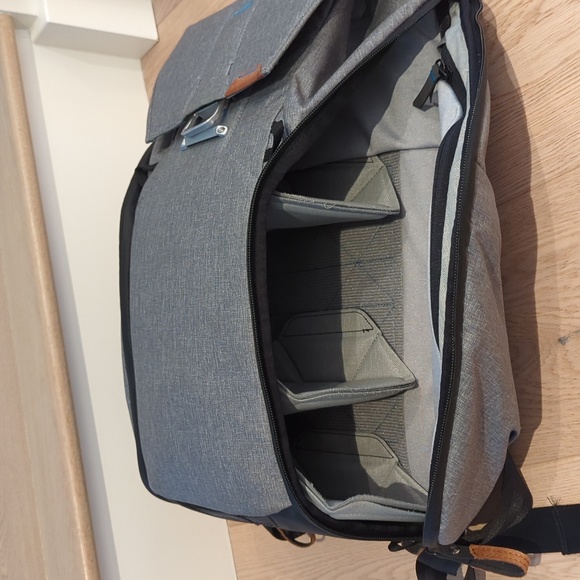 Peak Design V1 20L every day backpack - Picture 7 of 11